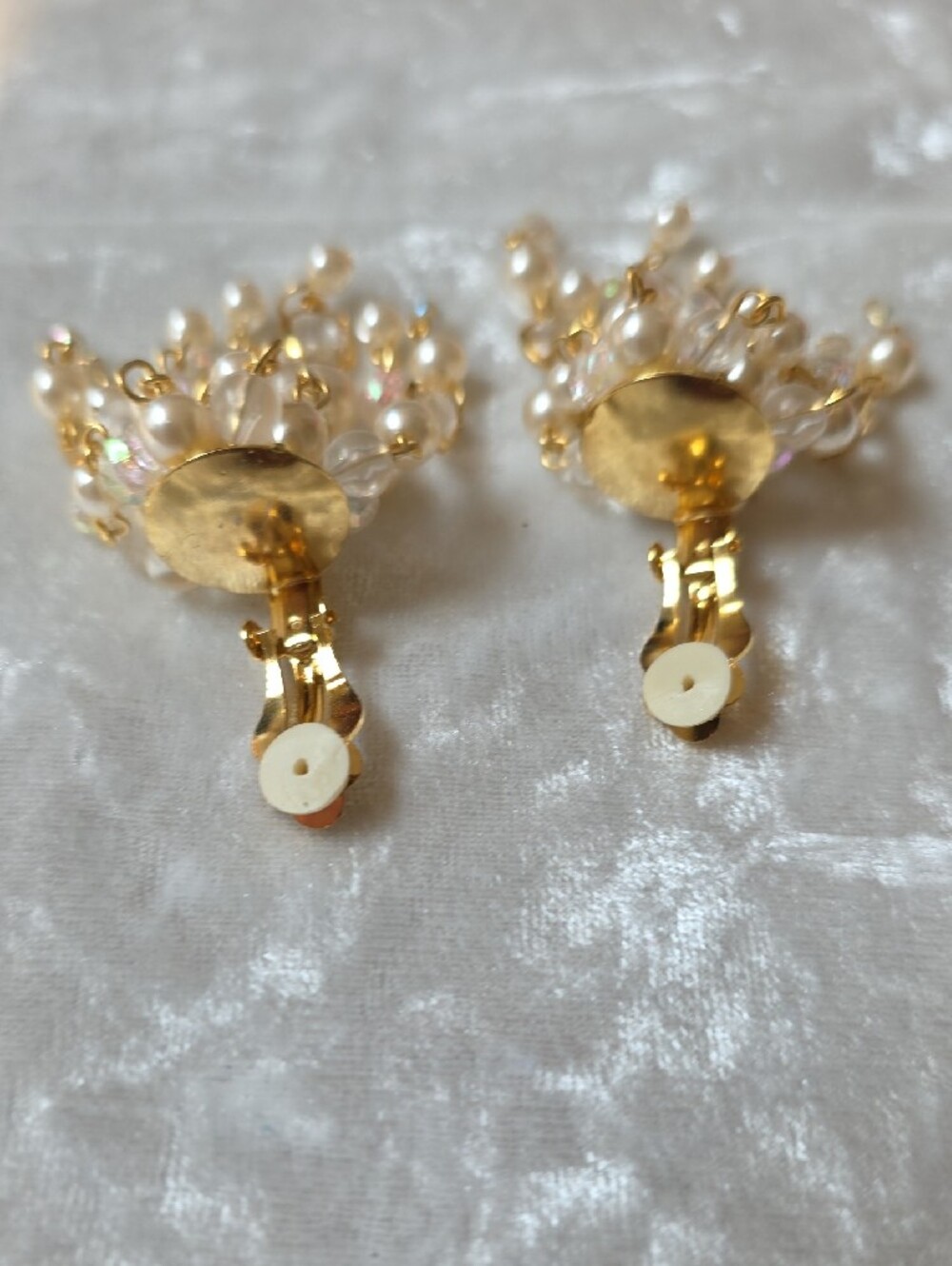 Vintage Gold Pearl Cluster Dangle Feminine Clip On Earrings - Picture 4 of 7
